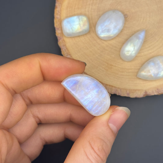 Regenbogen Mondstein /Weißer Labradorit Cabochon