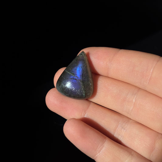 Lila Labradorit Cabochon ~ 14ZG
