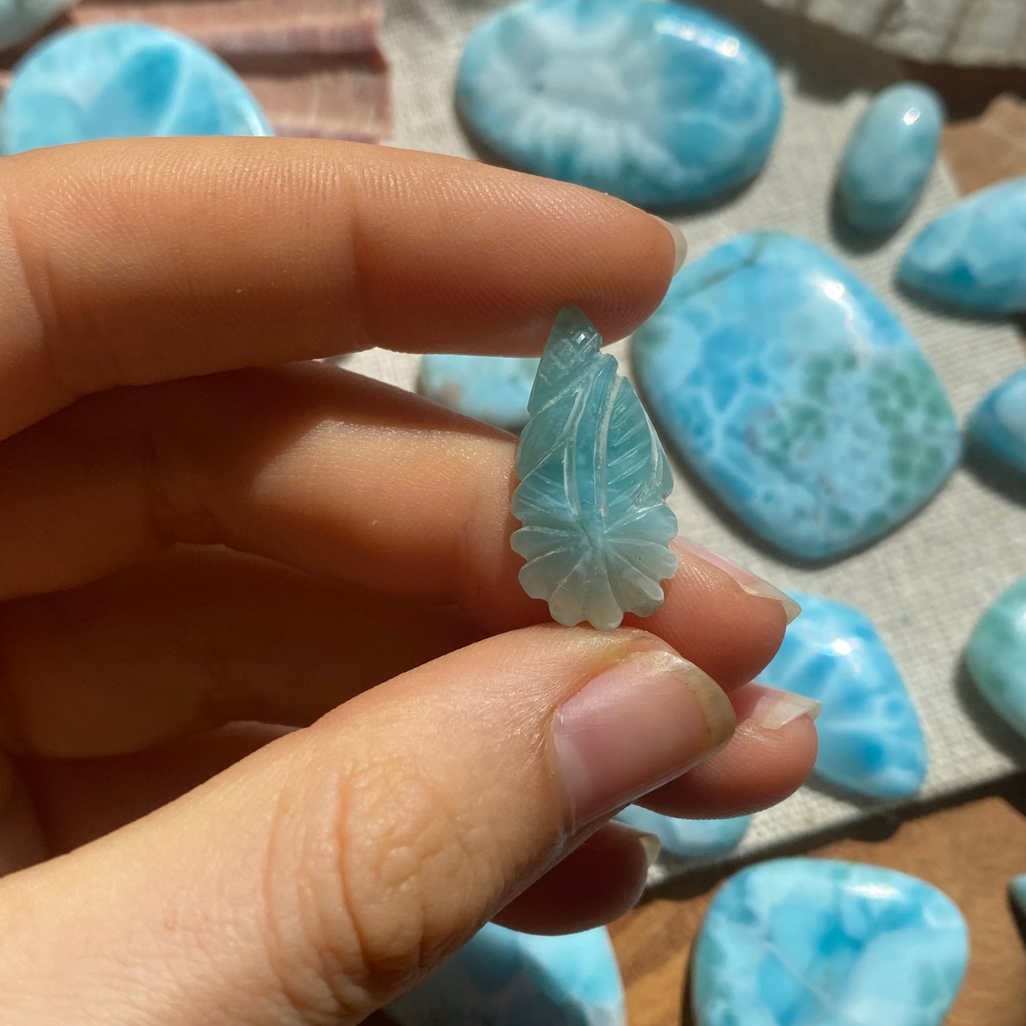 Larimar Schnitzerei Cabochon ~ 12LQ