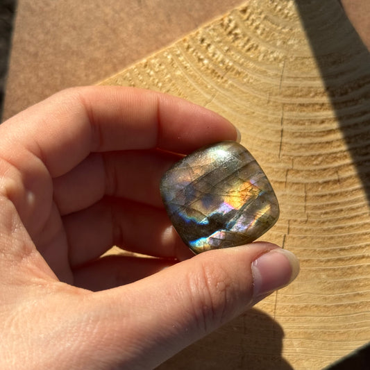 Labradorit Cabochon ~ 26XQ