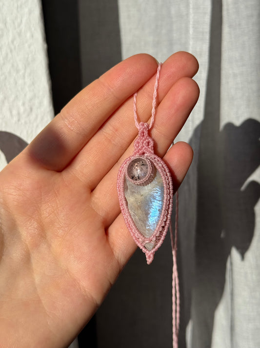 Mondstein & Drachenfruchtquarz Makramee Kette ~ SOFT LIGHT
