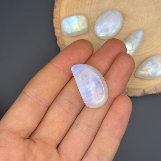 Regenbogen Mondstein /Weißer Labradorit Cabochon