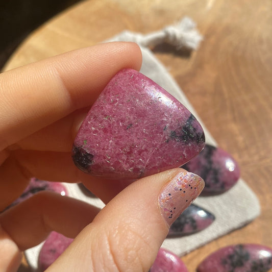 Rhodonit Cabochon ~ 15AK