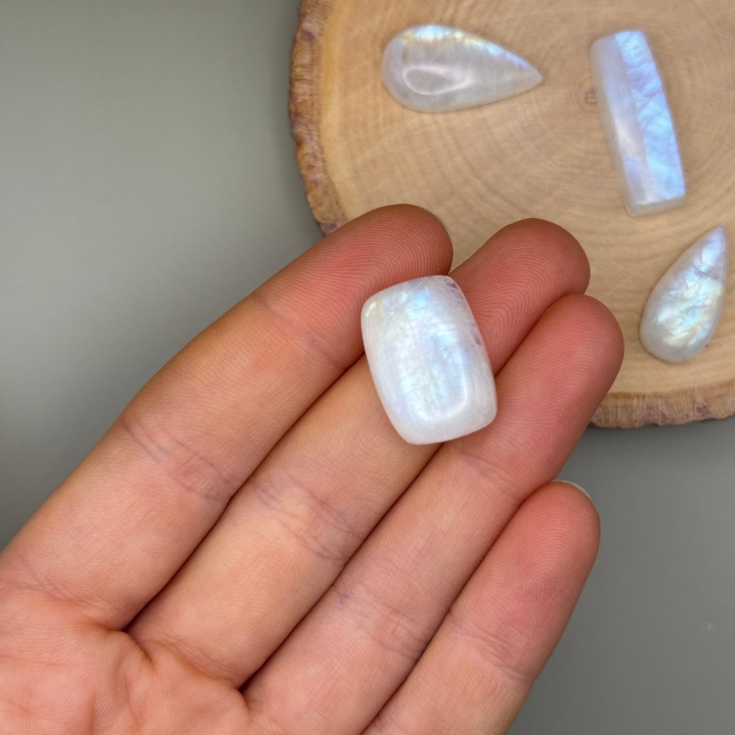 Regenbogen Mondstein /Weißer Labradorit Cabochon