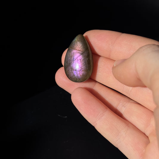 Lila Labradorit Cabochon ~ 14ZQ