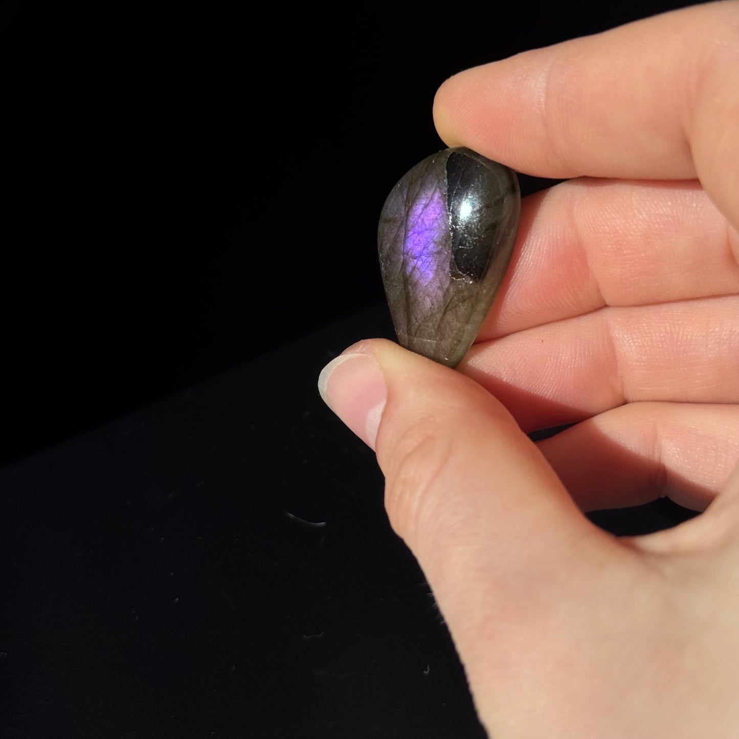 Lila Labradorit Cabochon ~ 14AZ