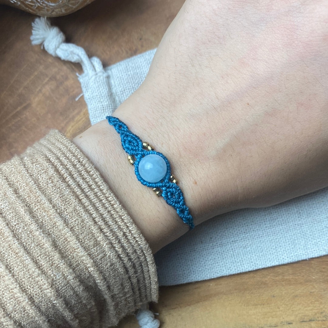 Aquamarine Makramee Armband