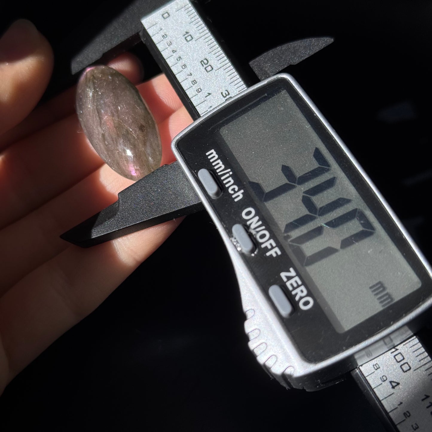 Lila Labradorit Cabochon ~ 14ZD