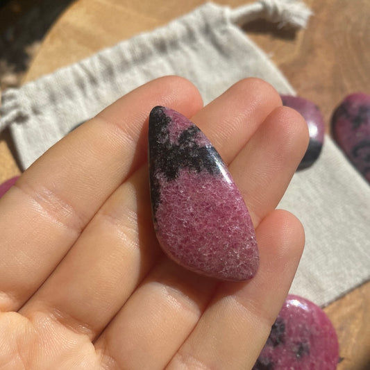 Rhodonit Cabochon ~ 13AE