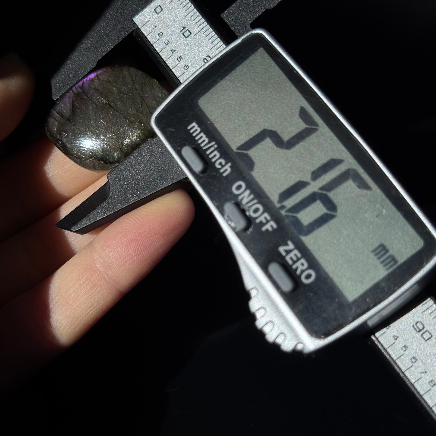 Lila Labradorit Cabochon ~ 14ZS