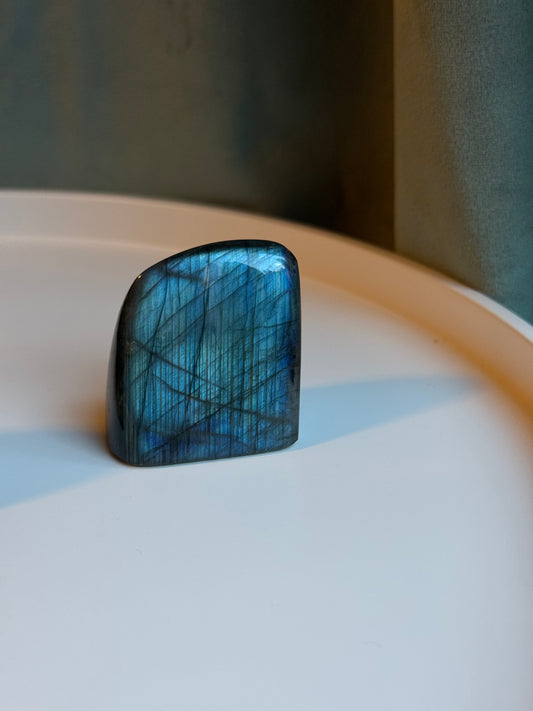 Labradorit freiform ~ H24