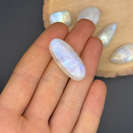 Regenbogen Mondstein /Weißer Labradorit Cabochon