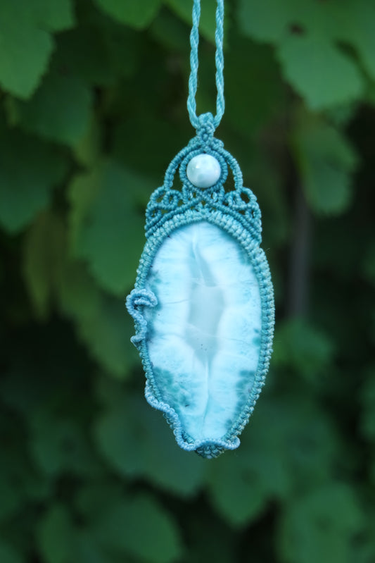 Kette „Wellenklang“ mit großem naturbelassenem Larimar