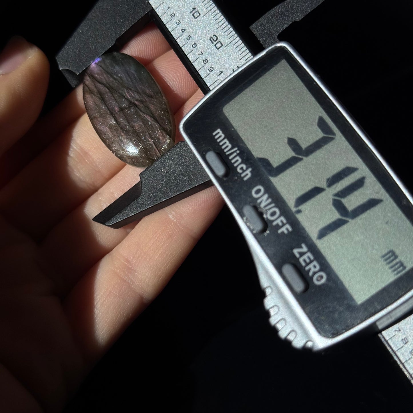 Lila Labradorit Cabochon ~ 14ZT