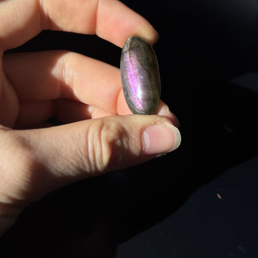 Lila Labradorit Cabochon ~ 14ZP