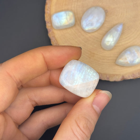 Regenbogen Mondstein /Weißer Labradorit Cabochon