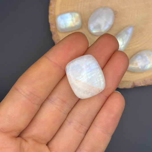 Regenbogen Mondstein /Weißer Labradorit Cabochon