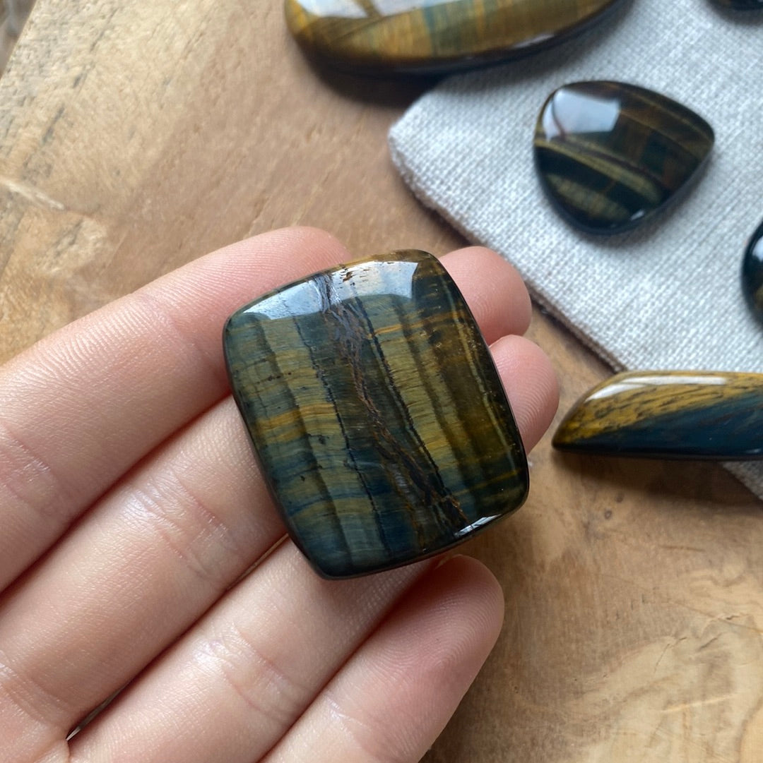 Tigerauge Cabochon ~ AM