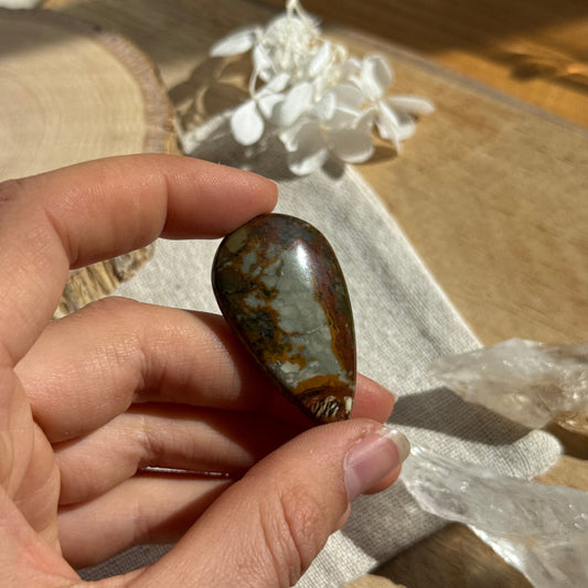 Regenwald-rhyolith Cabochon ~ AB11