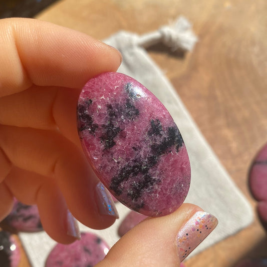 Rhodonit Cabochon ~ 17AL