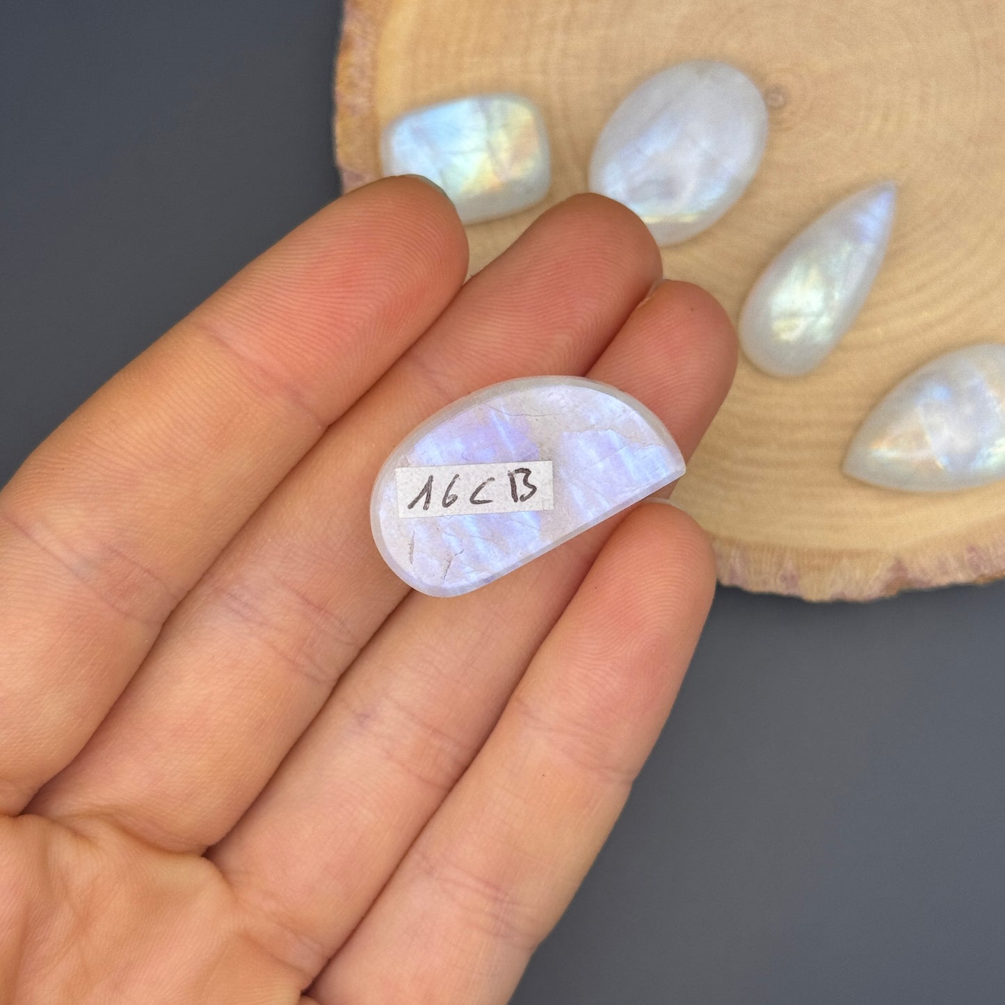 Regenbogen Mondstein /Weißer Labradorit Cabochon
