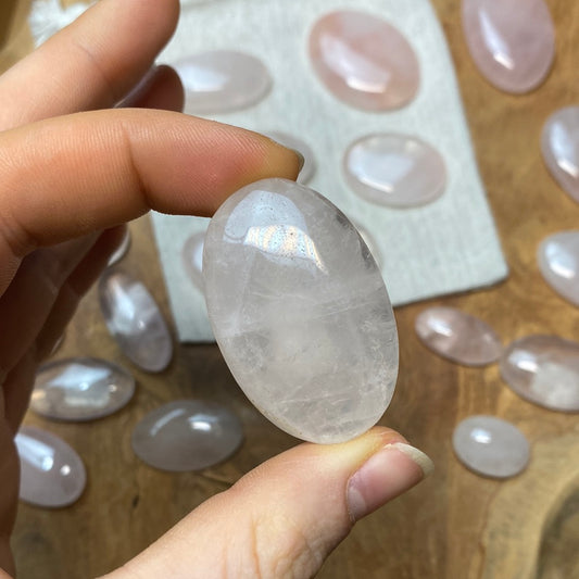 Rosenquarz Cabochon oval ~ A17