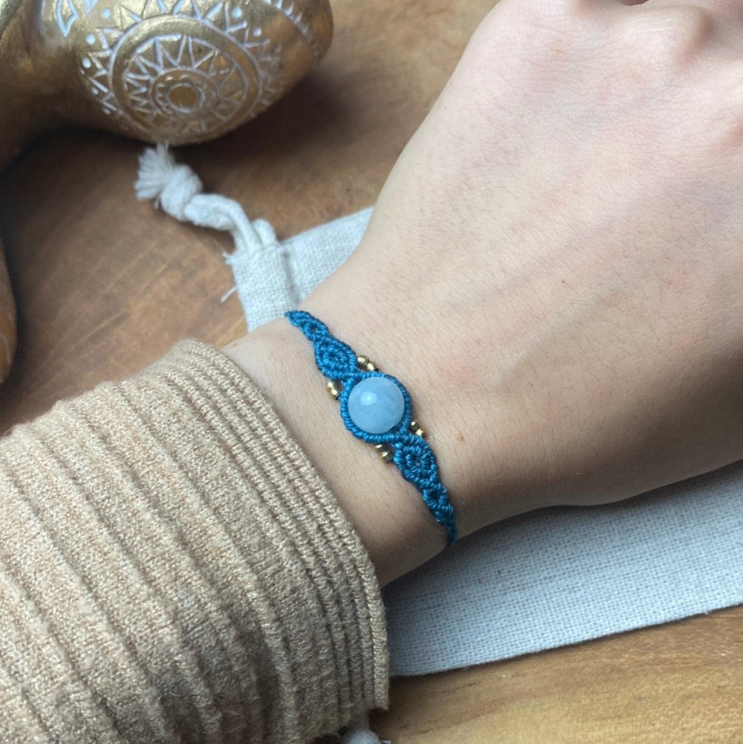 Aquamarine Makramee Armband