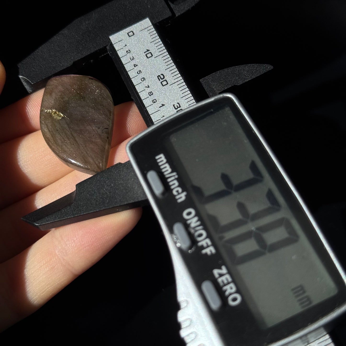 Lila Labradorit Cabochon ~ 14ZK