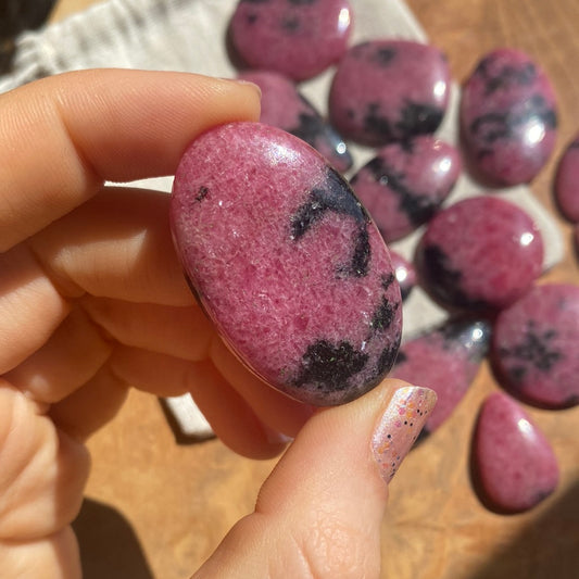 Rhodonit Cabochon ~ 18AO