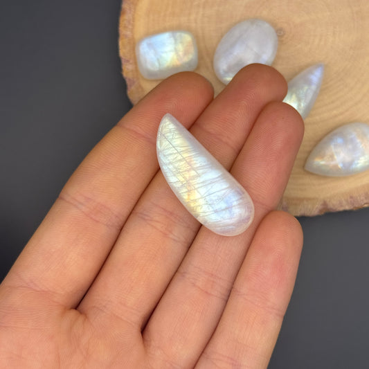 Regenbogen Mondstein /Weißer Labradorit Cabochon