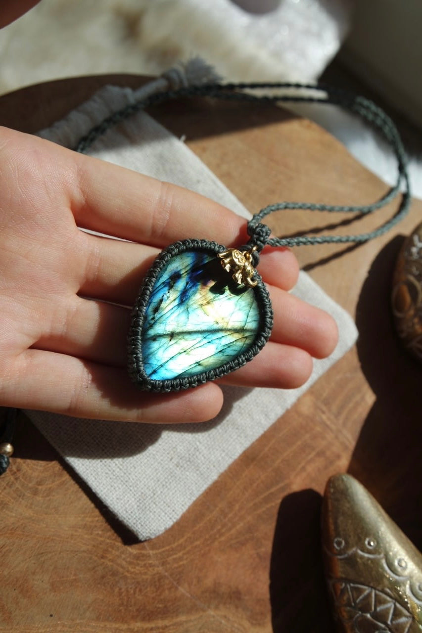 Labradorit Kette mit Elefanten Anhänger