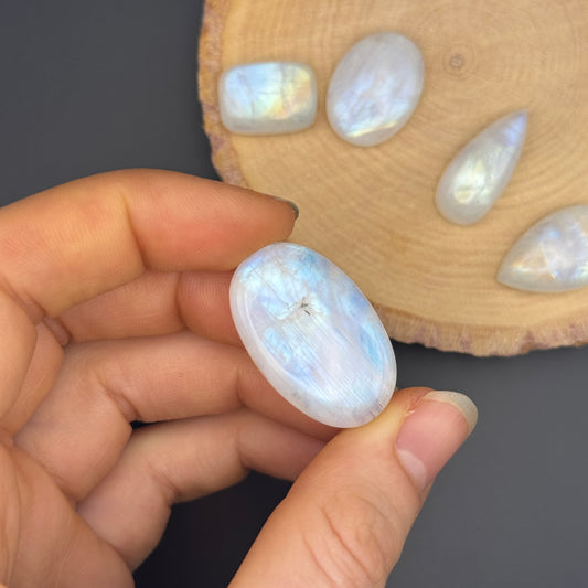 Regenbogen Mondstein /Weißer Labradorit Cabochon