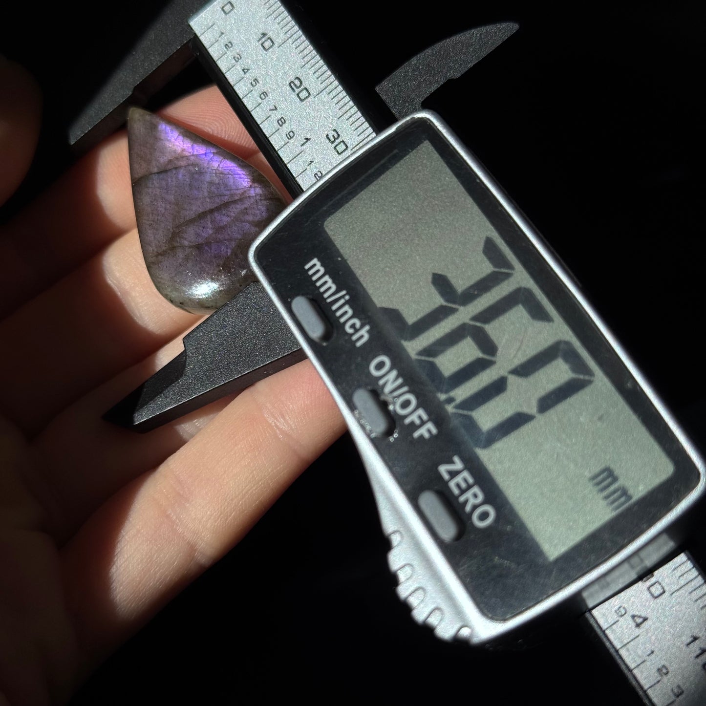Lila Labradorit Cabochon ~ 14ZF