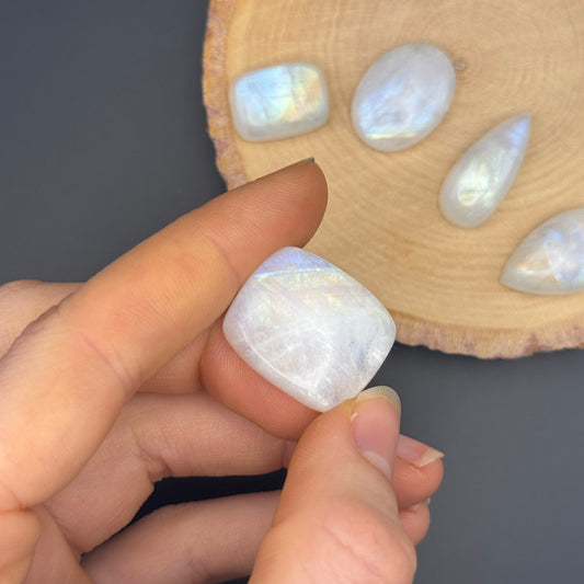 Regenbogen Mondstein /Weißer Labradorit Cabochon