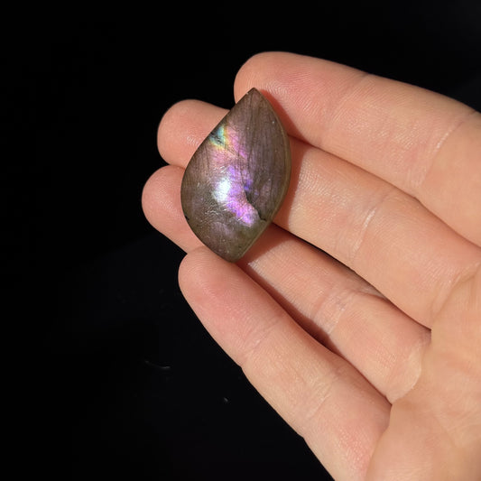 Lila Labradorit Cabochon ~ 14ZK