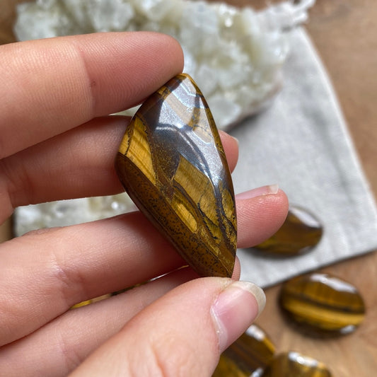 Tigerauge Cabochon ~ TD