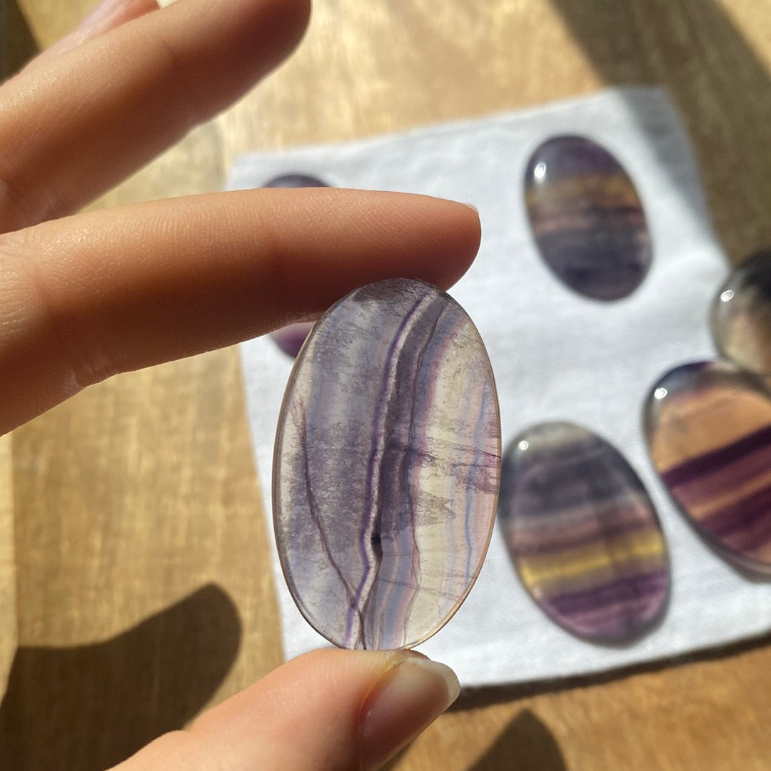 Fluorit Cabochon AB