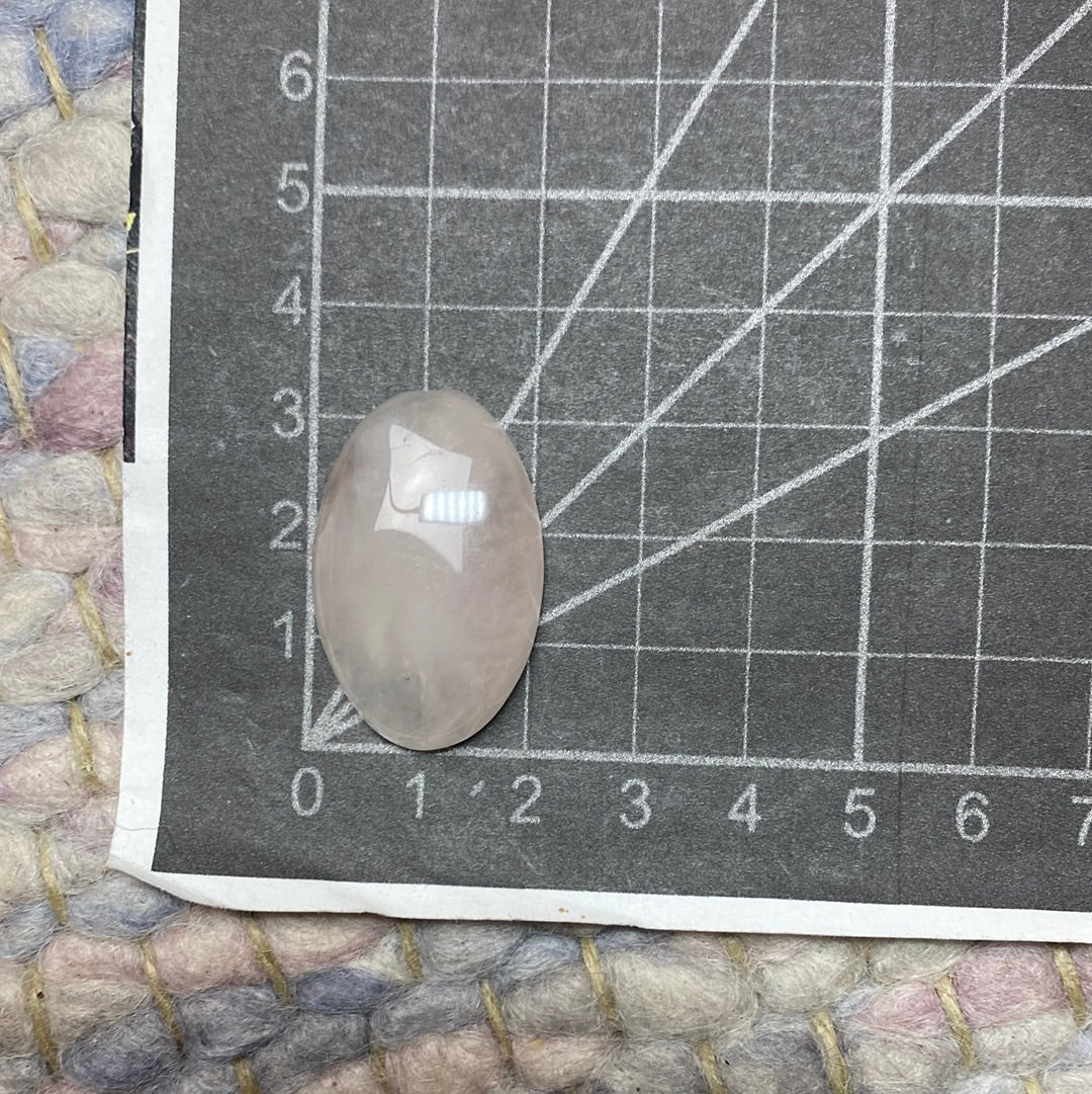 Rosenquarz Cabochon oval ~ AB6