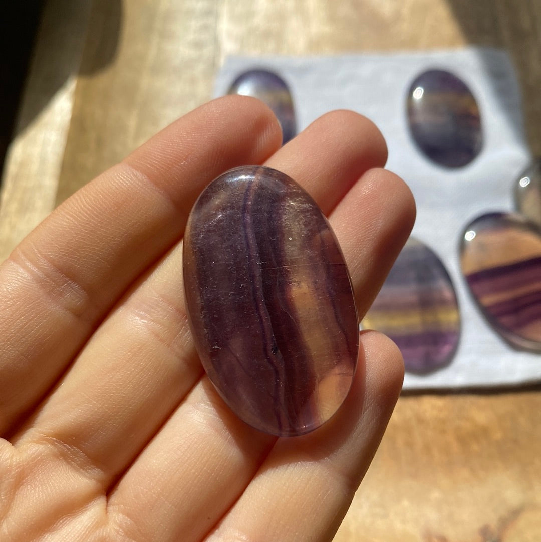 Fluorit Cabochon AB