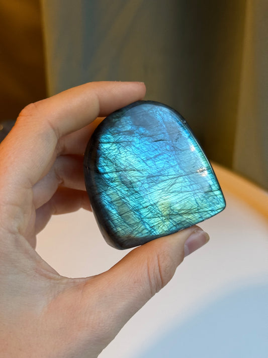 Labradorit freiform ~ H33