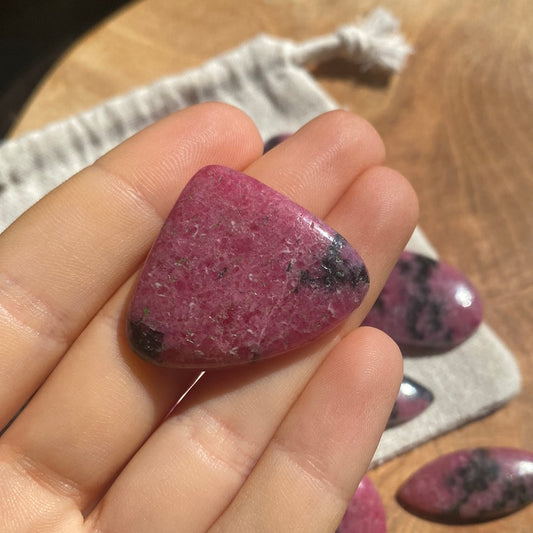 Rhodonit Cabochon ~ 15AK