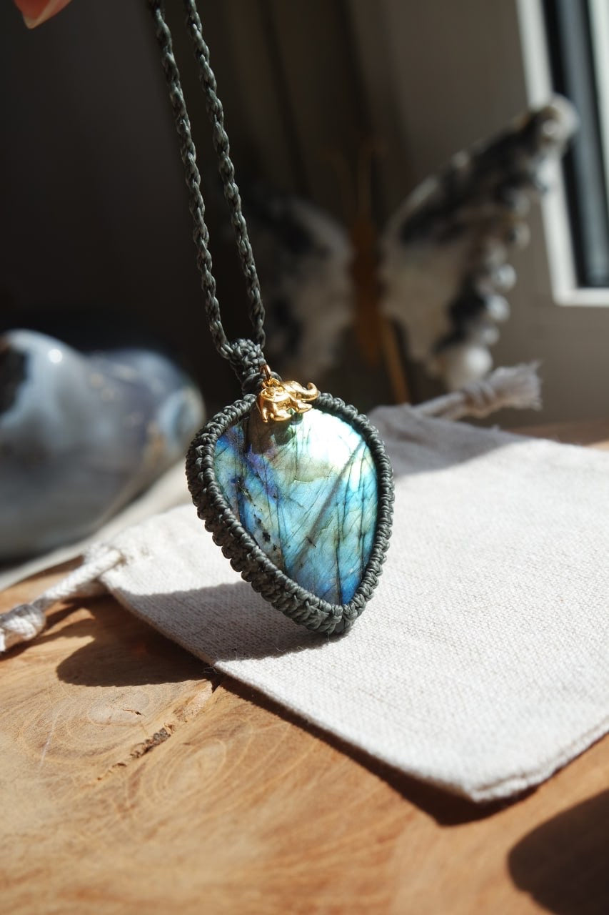 Labradorit Kette mit Elefanten Anhänger