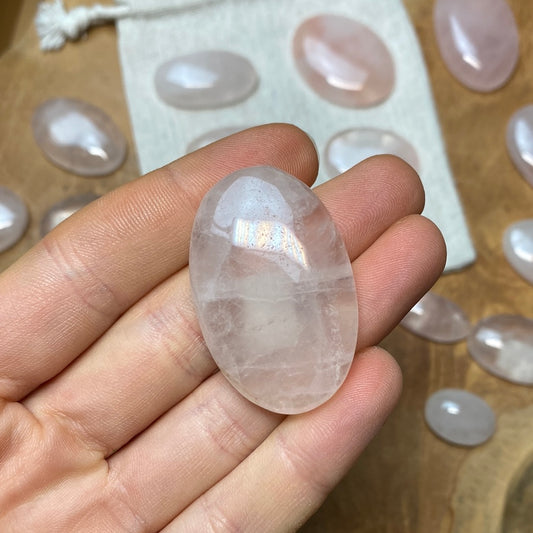 Rosenquarz Cabochon oval ~ A17