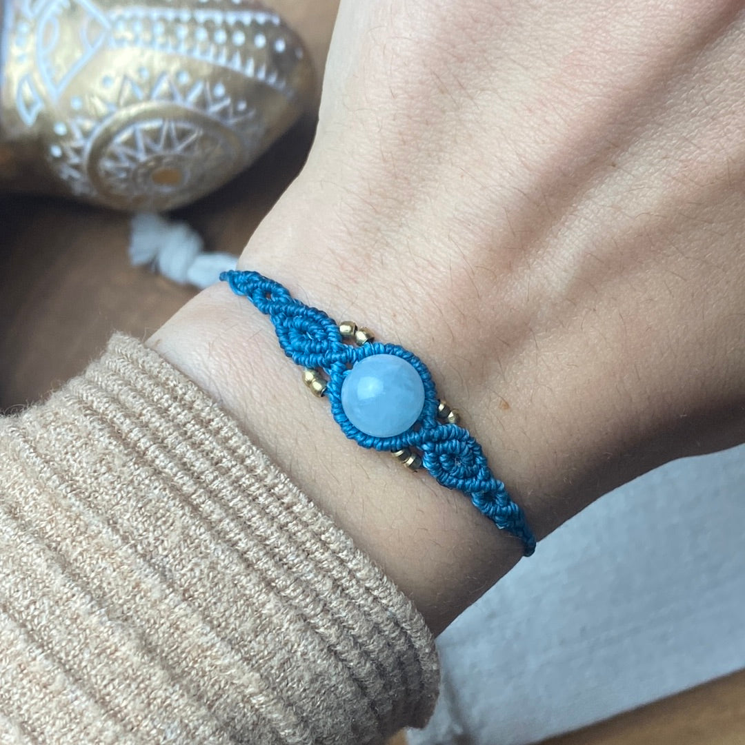 Aquamarine Makramee Armband