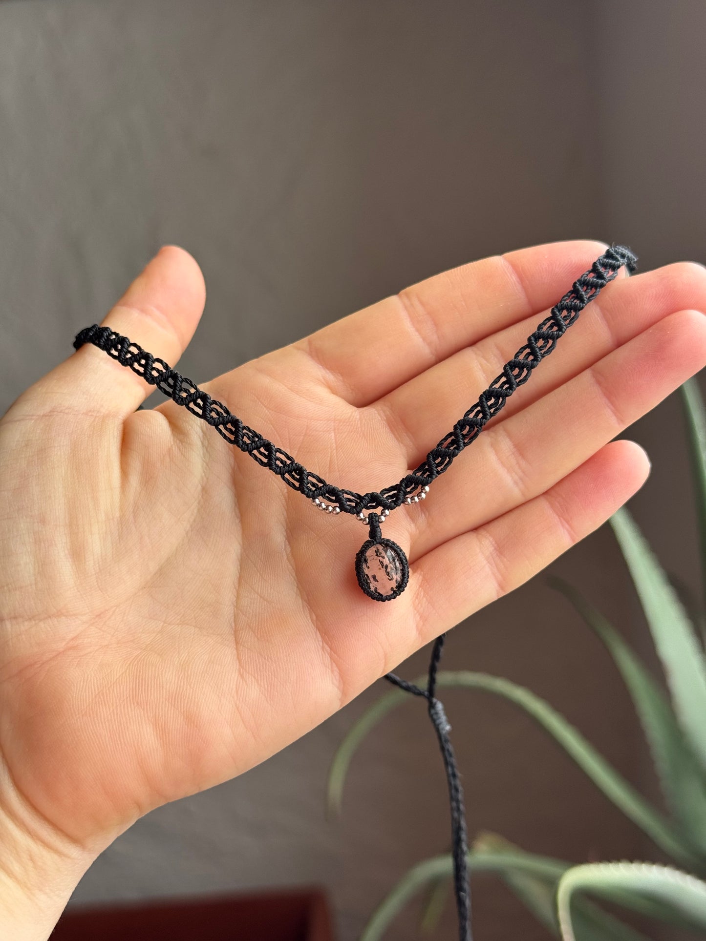 Drachenfruchtquarz Makramee Choker ~ CLOSE TO YOU