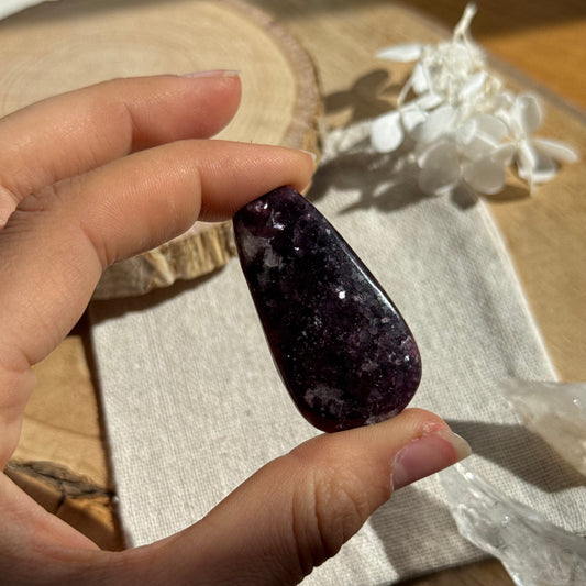 Lepidolit Cabochon ~ 13AG