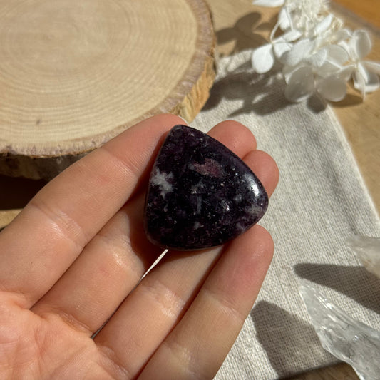 Lepidolit Cabochon ~ 13AQ