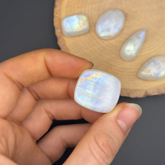 Regenbogen Mondstein /Weißer Labradorit Cabochon