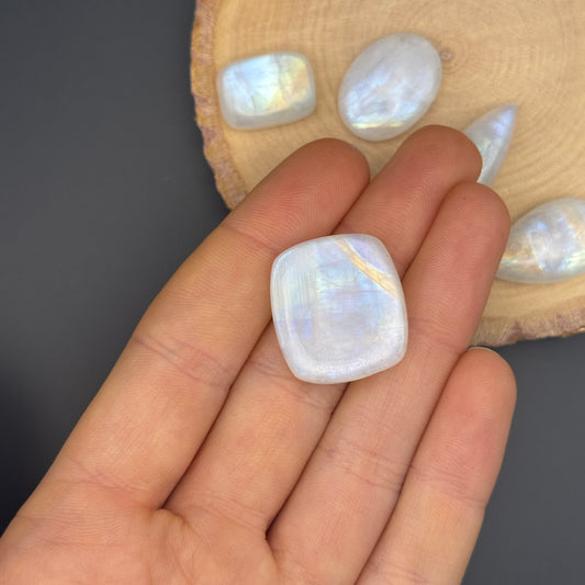 Regenbogen Mondstein /Weißer Labradorit Cabochon