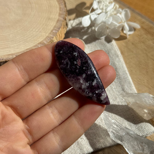 Lepidolit Cabochon ~ 8AR
